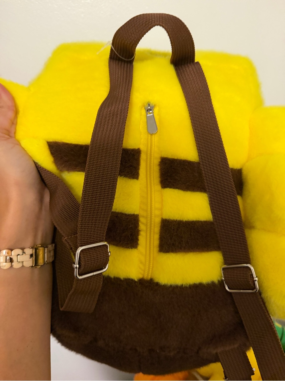 Minecraft Bee Backpack Plushy - Picture 2 of 6